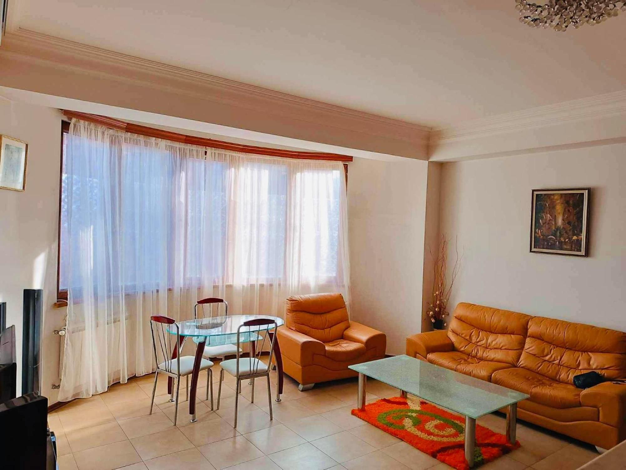 Republic Square Apartment Jerevan Buitenkant foto