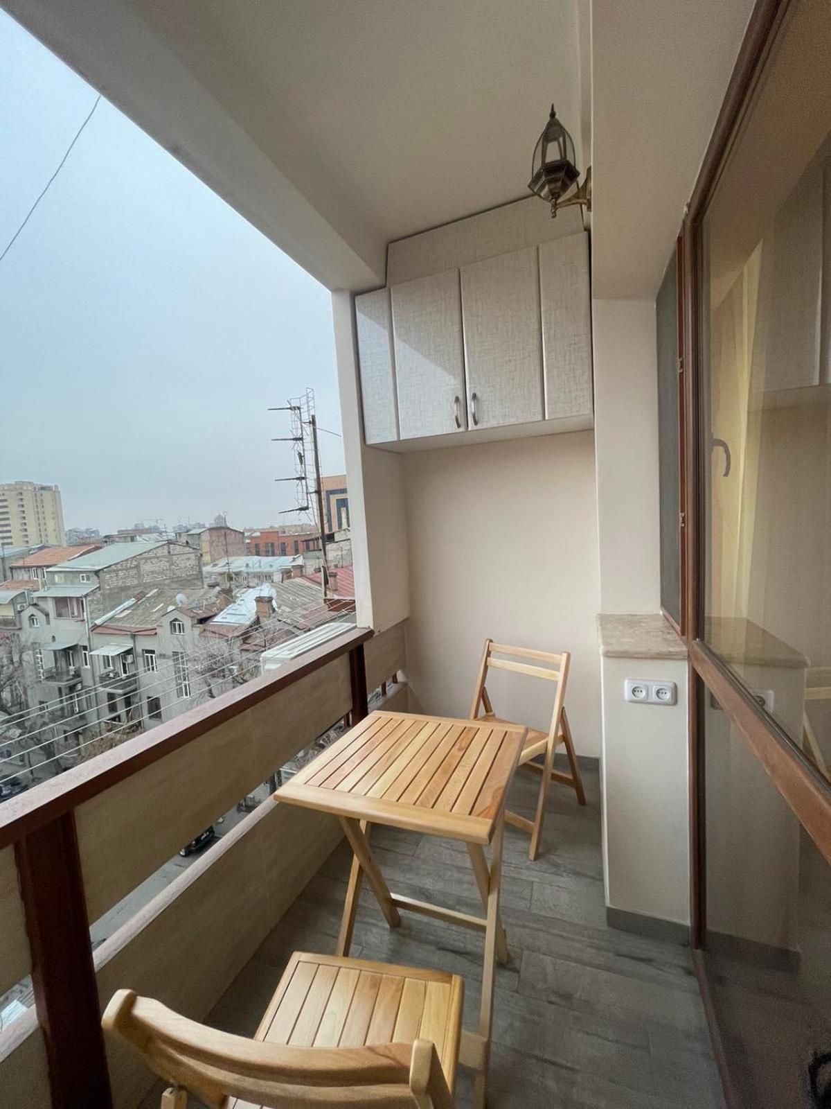 Republic Square Apartment Jerevan Buitenkant foto