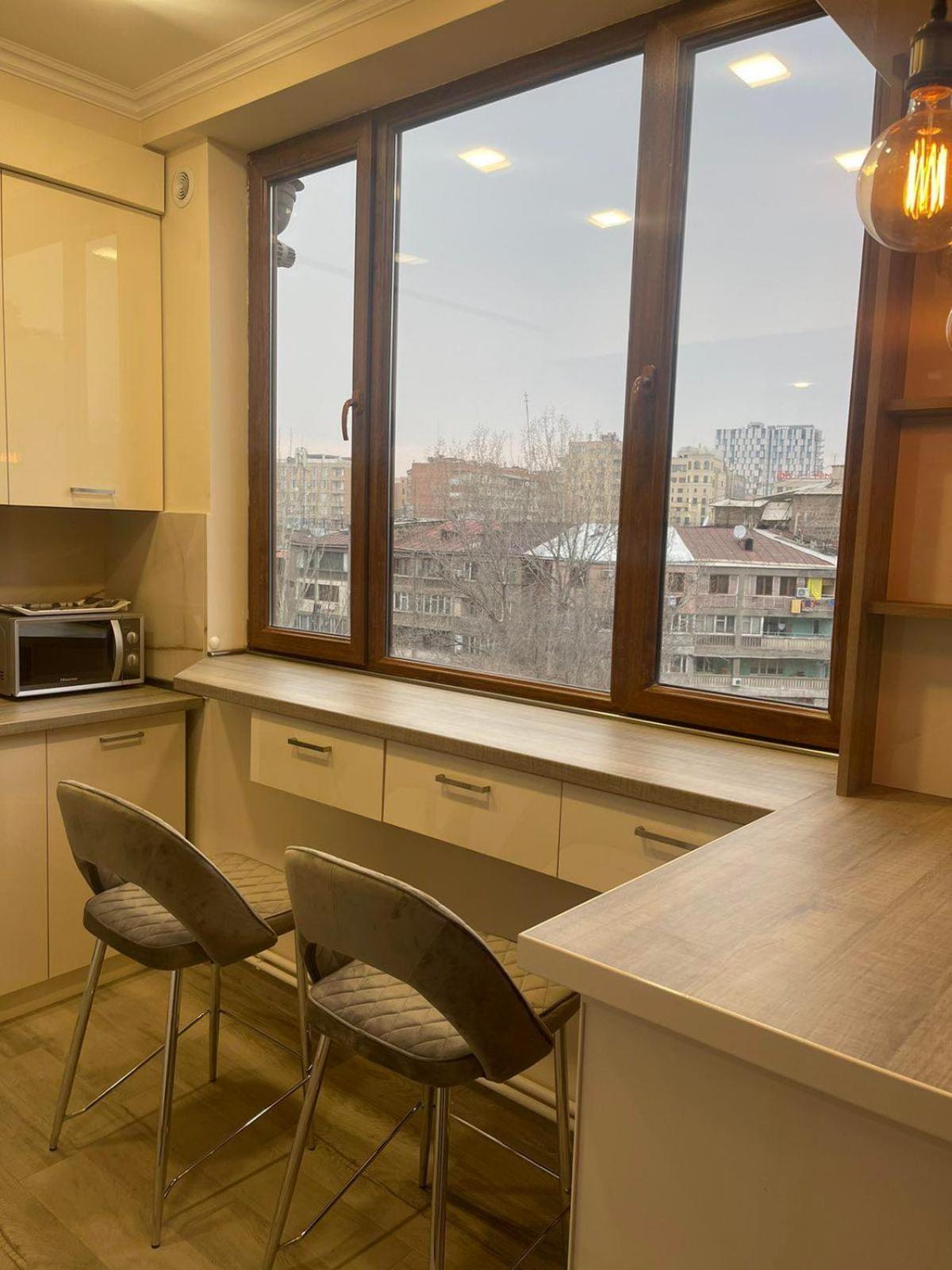 Republic Square Apartment Jerevan Buitenkant foto