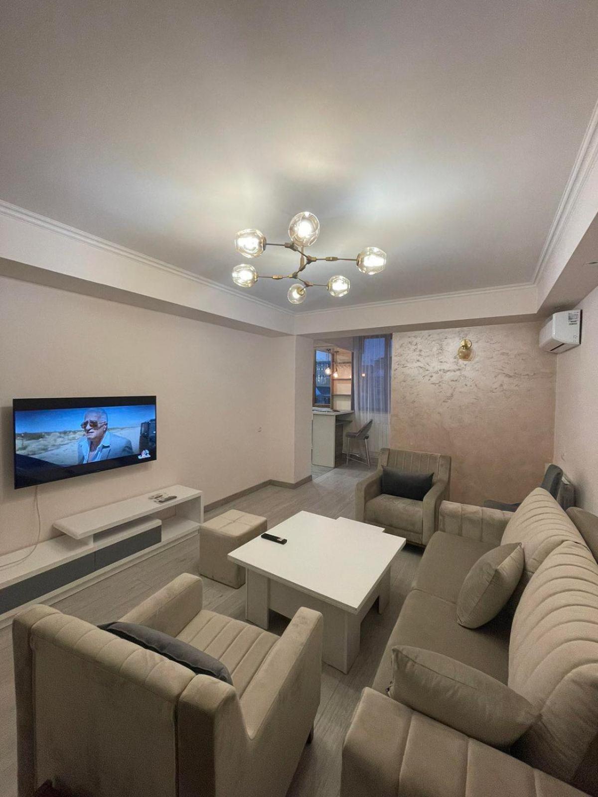 Republic Square Apartment Jerevan Buitenkant foto
