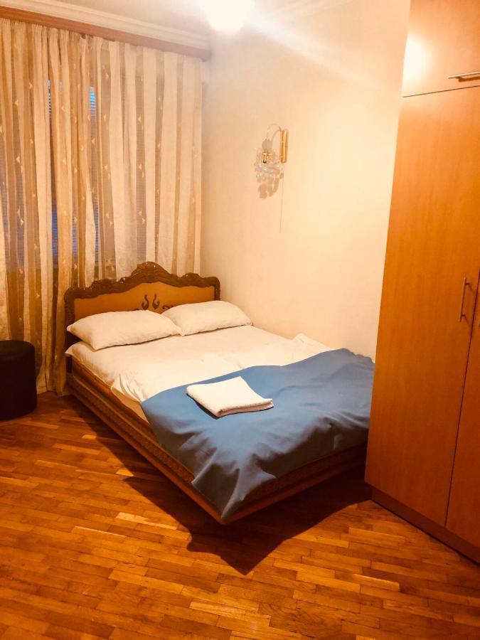 Republic Square Apartment Jerevan Buitenkant foto