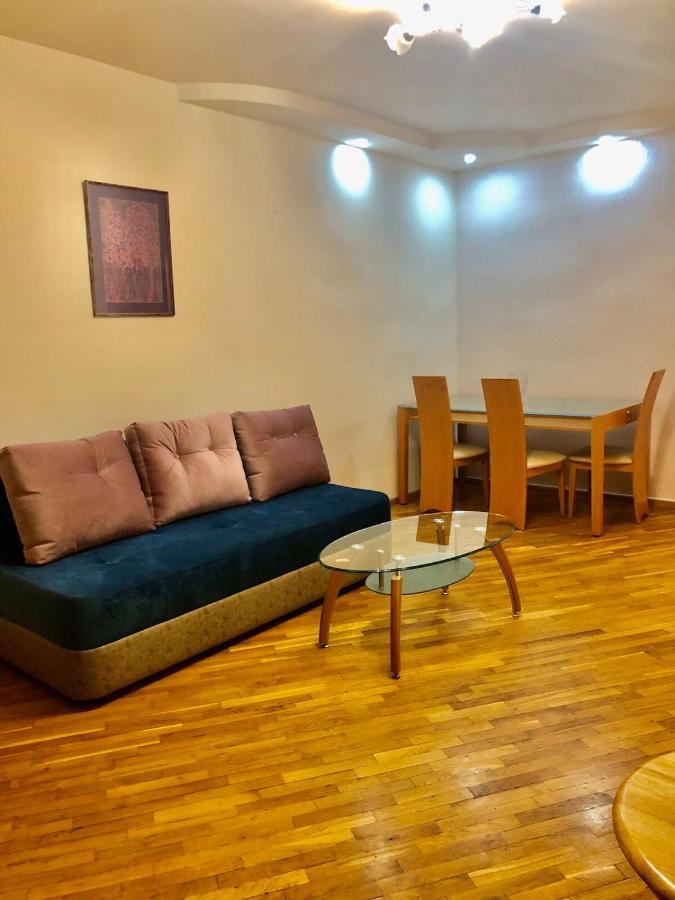 Republic Square Apartment Jerevan Buitenkant foto