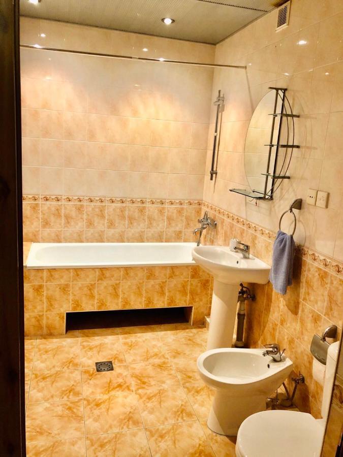 Republic Square Apartment Jerevan Buitenkant foto