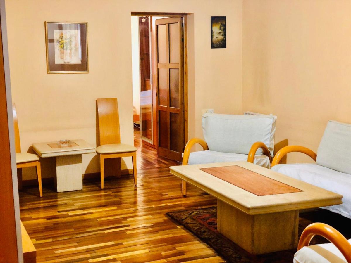 Republic Square Apartment Jerevan Buitenkant foto